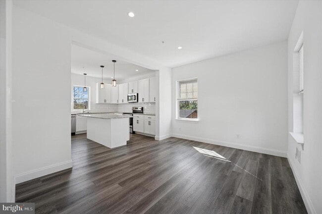Photo - 605 Tabak Ave