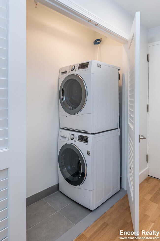 Photo - 1410 Columbia Rd Unidad 711M