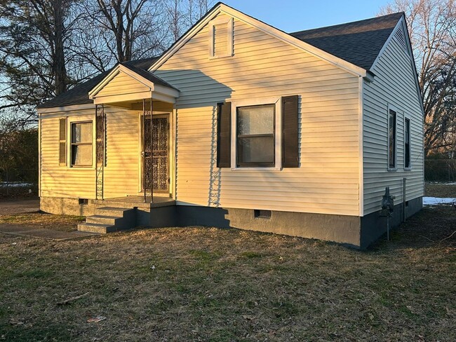 Photo - 720 Frayser Dr House