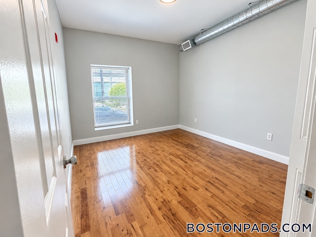 26 Portland St Unit 137