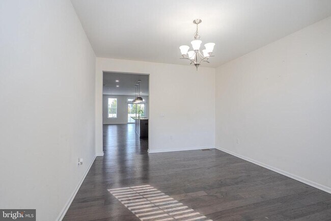 Photo - 16 Clover Ln