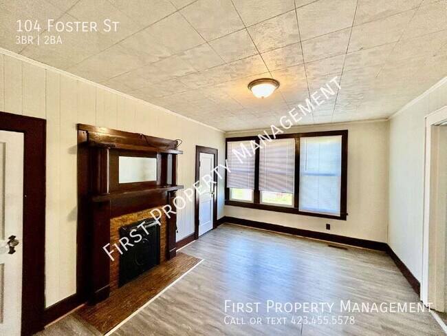 Photo - 104 Foster St