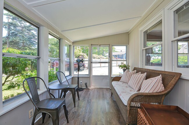 2 Saratoga Ct