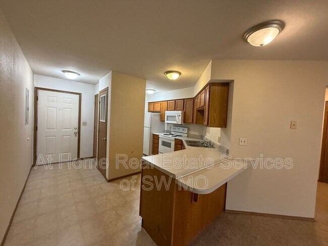 Photo - 869 N 22nd St