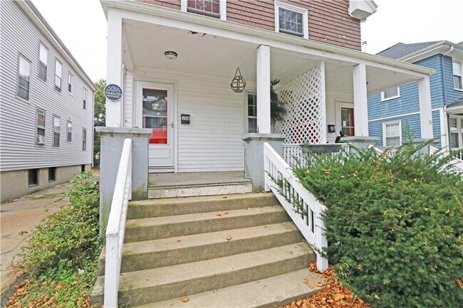 Photo - 30 Thurston Ave Unit 1