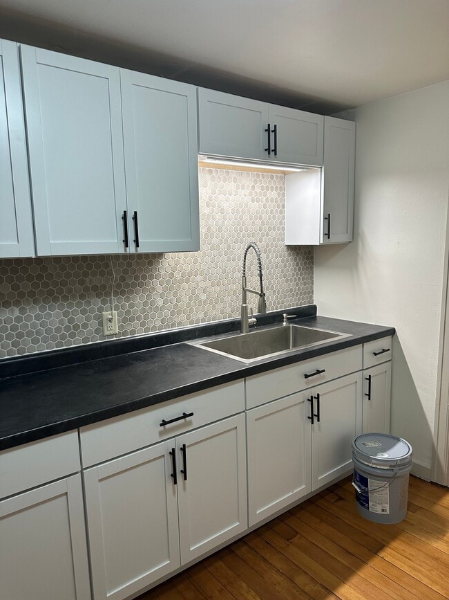 511 Main St Unit 4