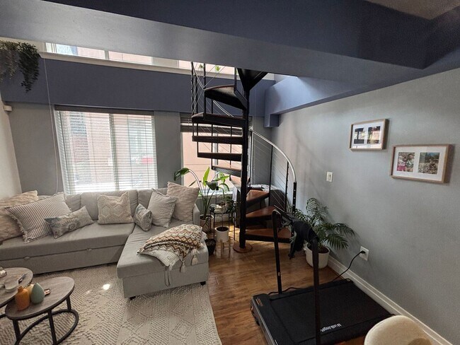 1225 13th St NW