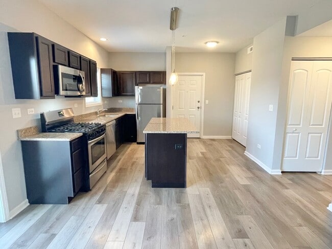 Photo - 811 E Main St Unit 2C