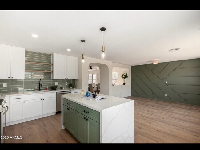 13862 W Fargo Dr