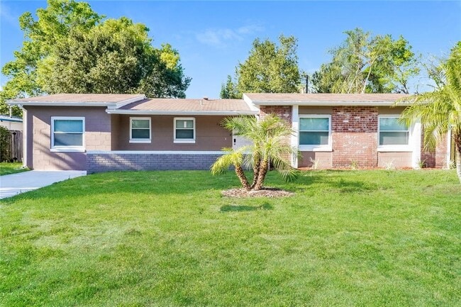 Building Photo - 913 Redwood Ct