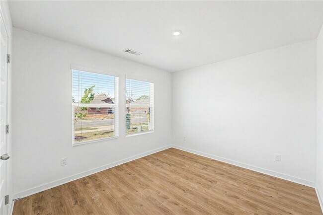 Photo - 3101 Laredo Ln