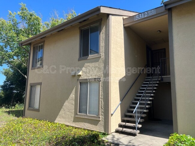 Building Photo - 5312 Ridgeview Cir Unit 10
