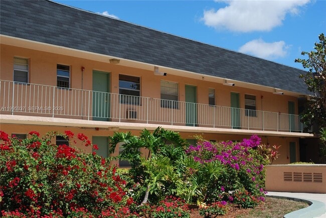 Building Photo - 437 NW 57th Ave Unit 19S