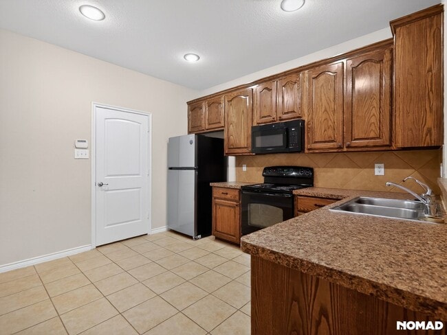 Photo - 2131 Colby Ln