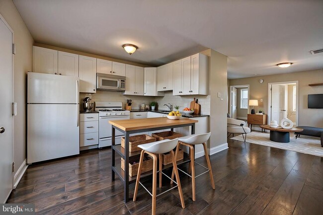 Photo - 443 Fairmount Ave Apartment Unit C