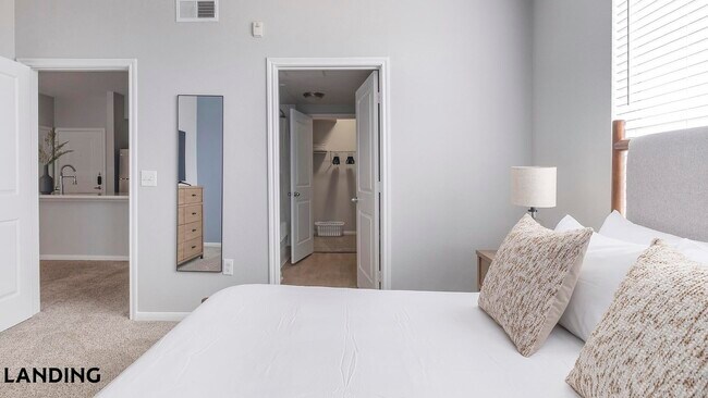 Photo - 14807 Woodland Hills Dr Unit 6309