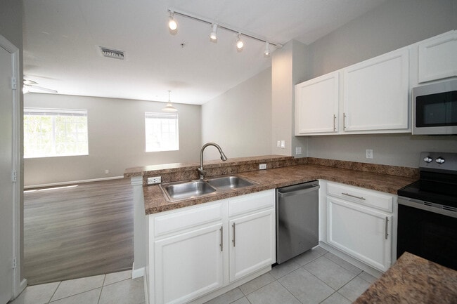 Photo - 1417 W Wickham Cir