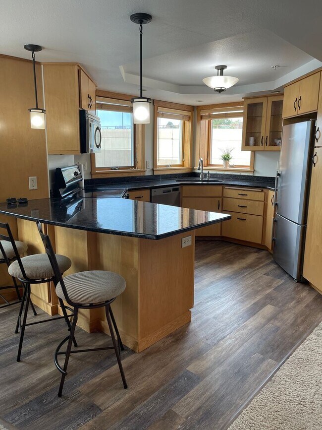 Photo - Beacon Pointe Condo! Stunning  Lake Views ...