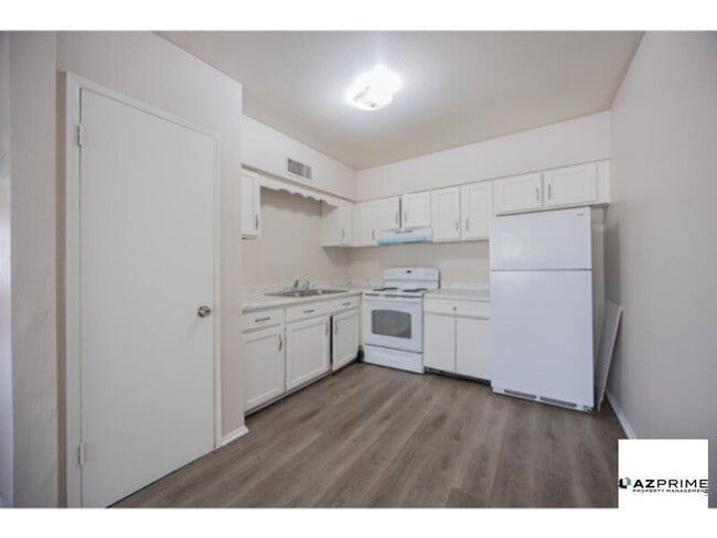Photo - Discover Urban Sophistication in this Charming 2/1 Mesa 4-plex Unit!