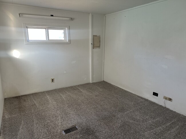 Photo - 1681 Birch St