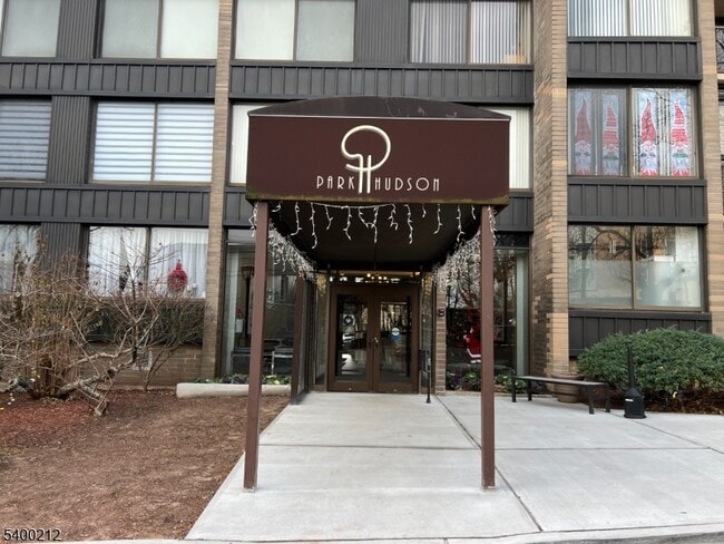 Photo - 9060 Palisade Ave