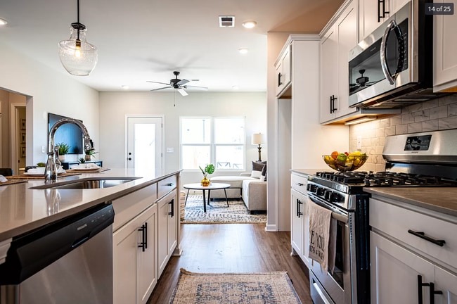 Photo - 560 Waterpoint Way Unit B