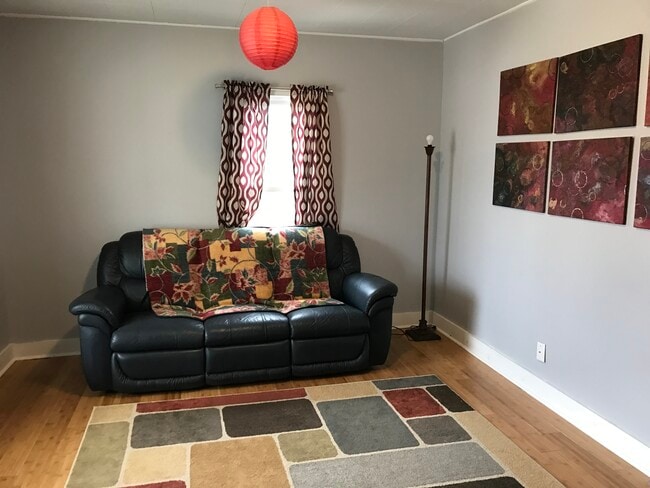 Photo - 513 4th Ave NW