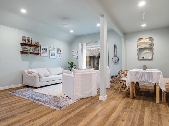 sala de estar/comedor - 614 E Grover St