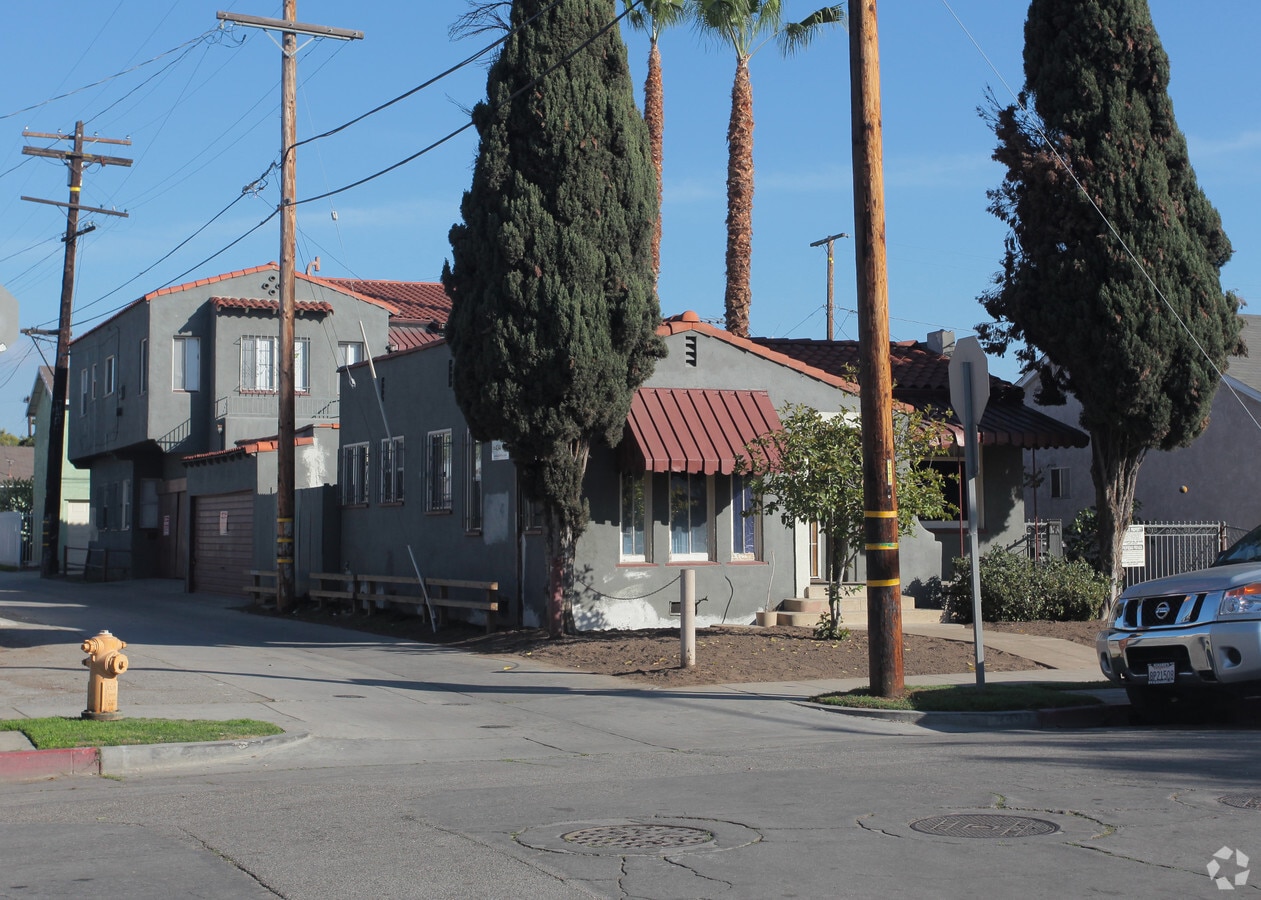 Primary Photo - 2492 Pasadena Ave