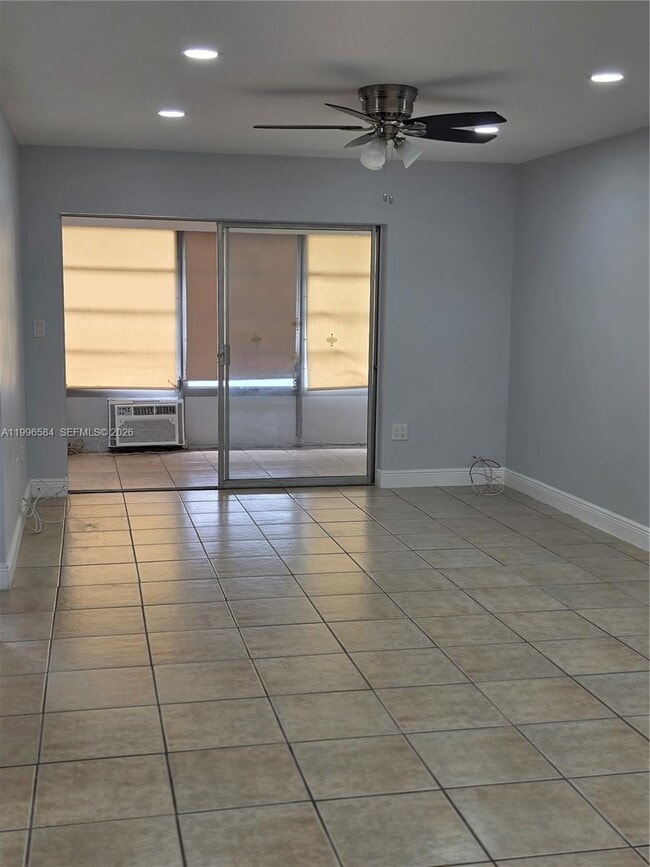 Photo - 300 NE 191st St Unit 218