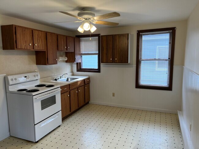 Photo - 1423 Gorham St