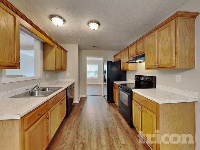 Photo - 205 Highgrove Dr