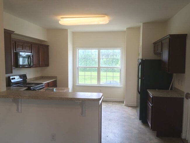 Photo - Room to spread out!