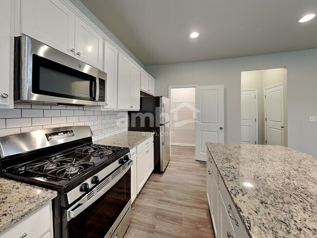 Photo - 107 Omega Ct