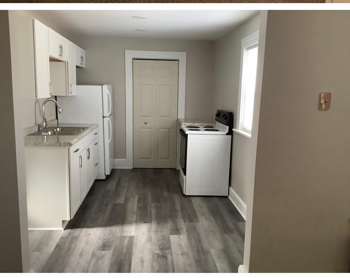 kitchen - 327 E High St Apartments Unit 2nd Floor