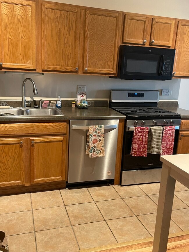 Photo - 1000 E 53rd St Unit 1000 Condo