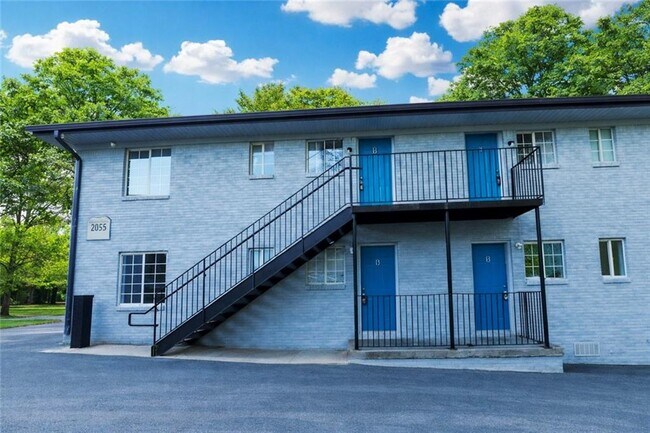 Building Photo - 2055 Alison Ct SW Unit 6