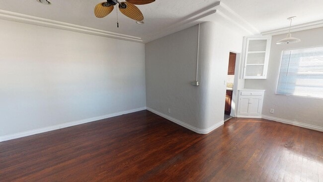 Building Photo - Charming One Bedroom Apartment in Tropican... Unit H