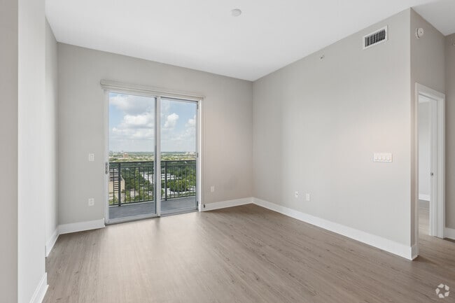 A1R 1BR, 1BA - 655SF - Living Room