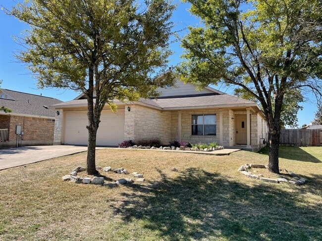 Building Photo - 112 Cowboy Cove