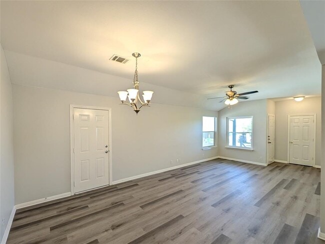 Photo - 2200 Magnolia Dr