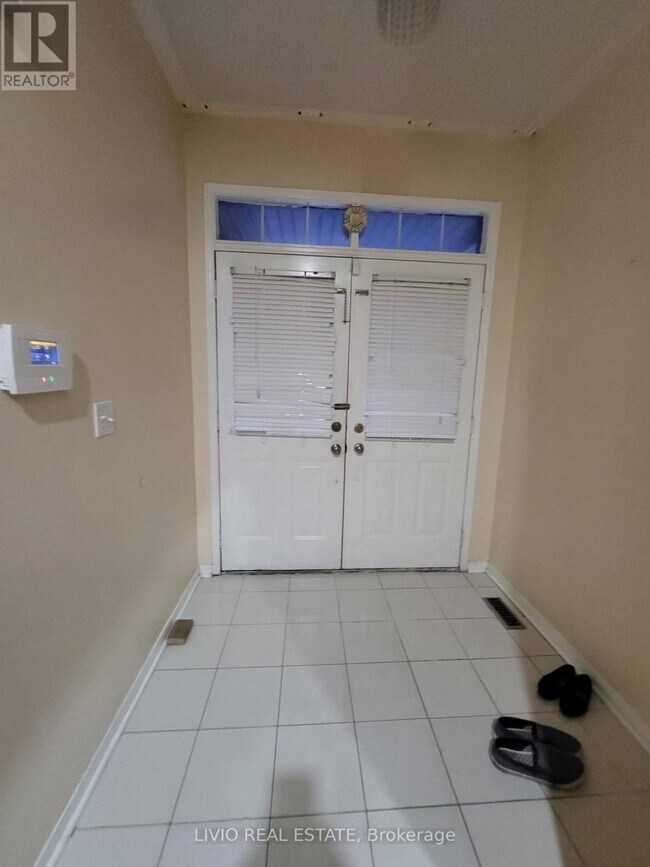 Photo - 14 Pennyroyal Crescent