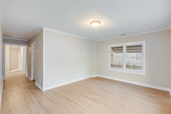 Photo - Bright 2 Bedroom Apartment Unit A Unit A