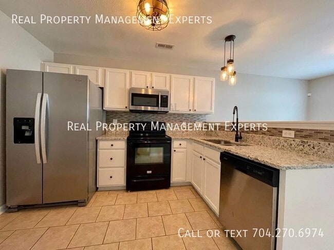Photo - 198 Mott Rd