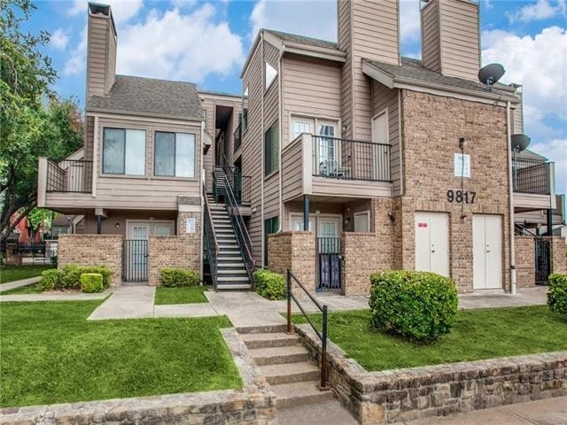 Photo - 9817 Walnut St Unit 210
