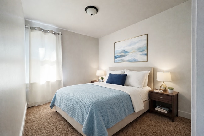 Photo - 1000 13th Ave NE