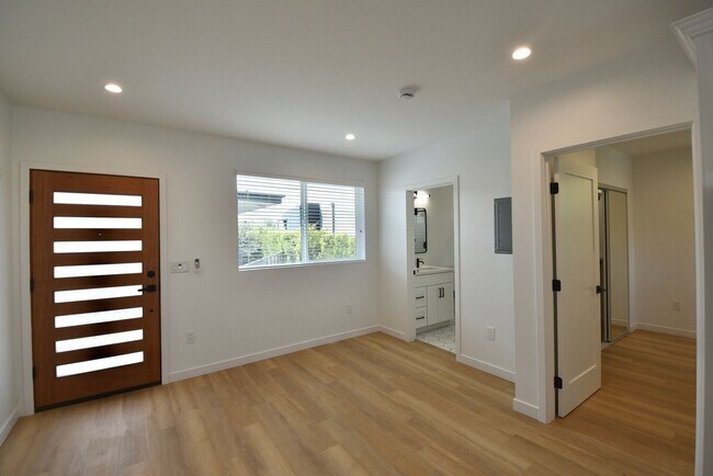 2683 34th St Unit 14