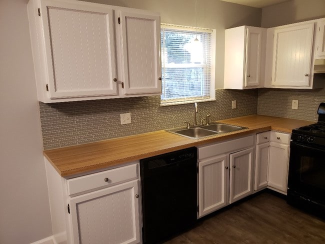Photo - 637 Fulton St