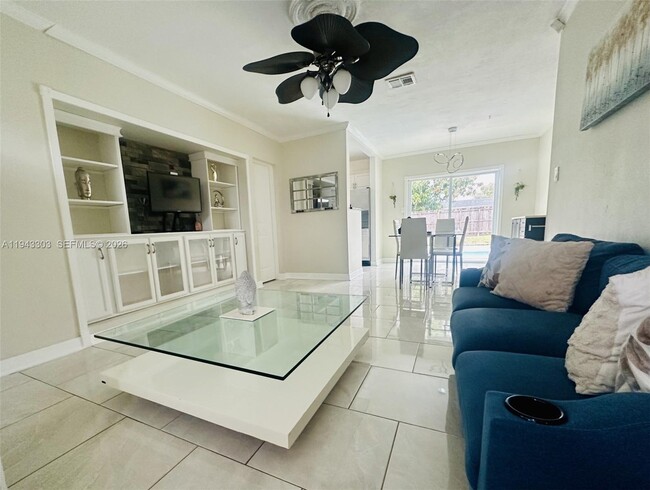 Photo - 7021 Scott St