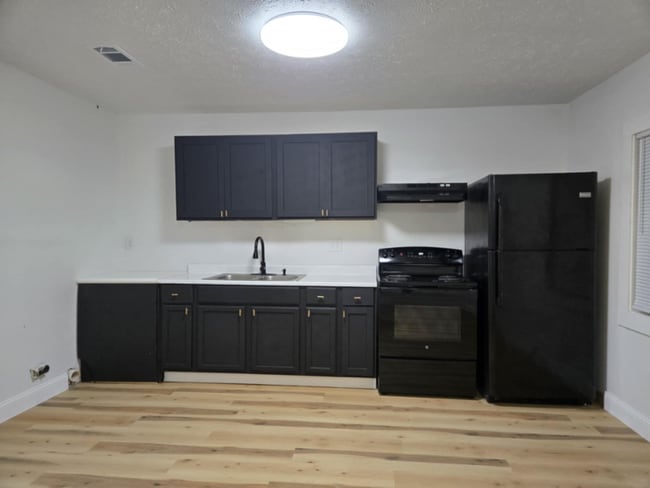 Building Photo - 334a Myer Ave Rental